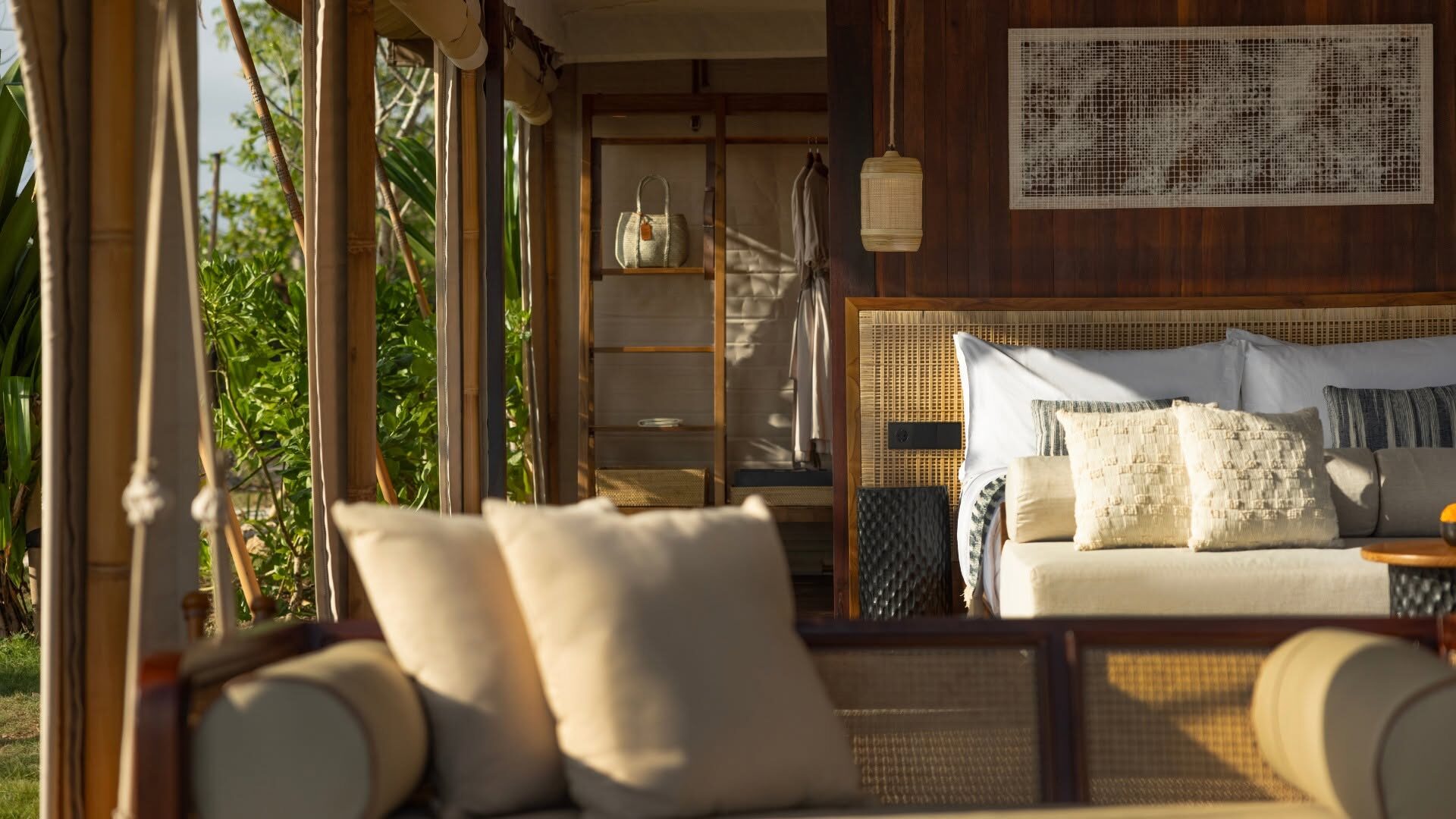 ARNA Suites and Ocean Lounge Nusa Ceningan Bali Rondreis Indonesie Vakantie Original Asia