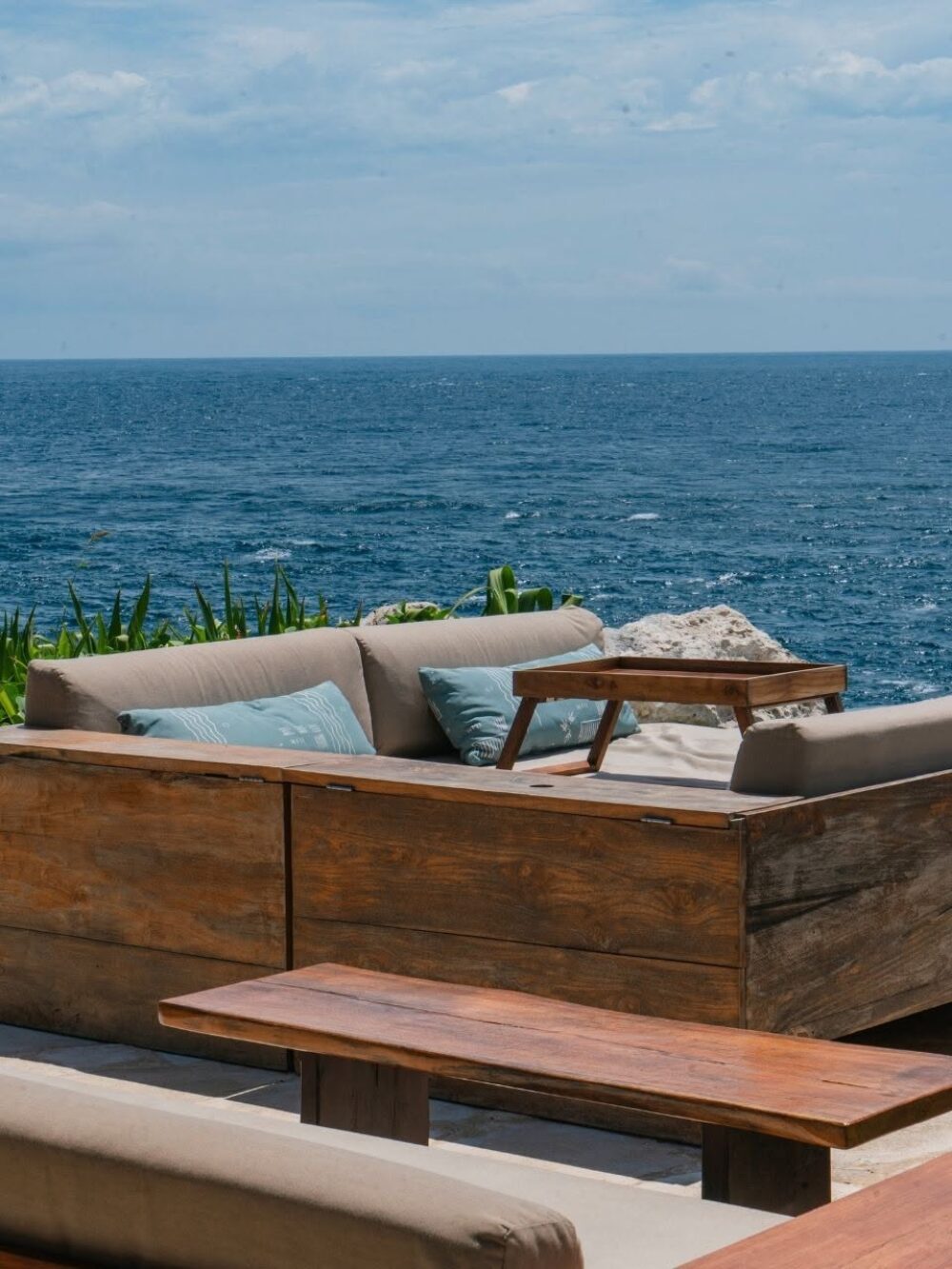 ARNA Suites and Ocean Lounge Nusa Ceningan Bali Rondreis Indonesie Vakantie Original Asia