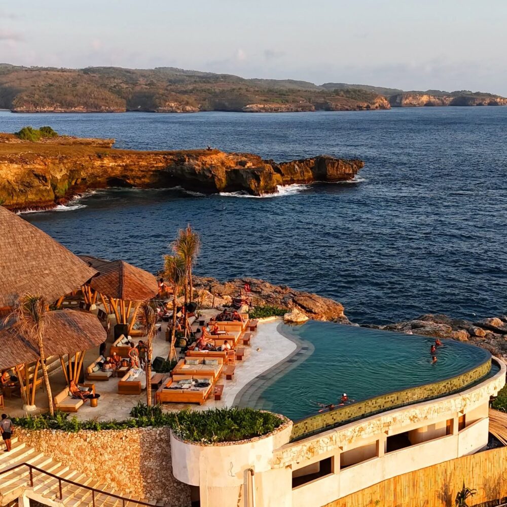 ARNA Suites and Ocean Lounge Nusa Ceningan Bali Rondreis Indonesie Vakantie Original Asia