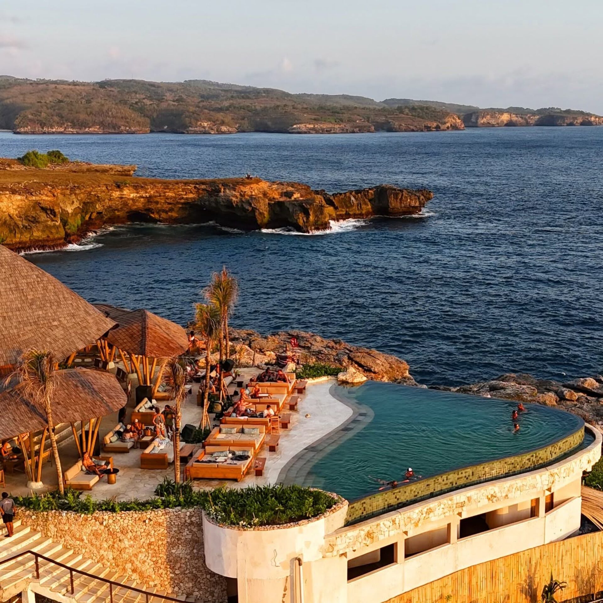 ARNA Suites and Ocean Lounge Nusa Ceningan Bali Rondreis Indonesie Vakantie Original Asia