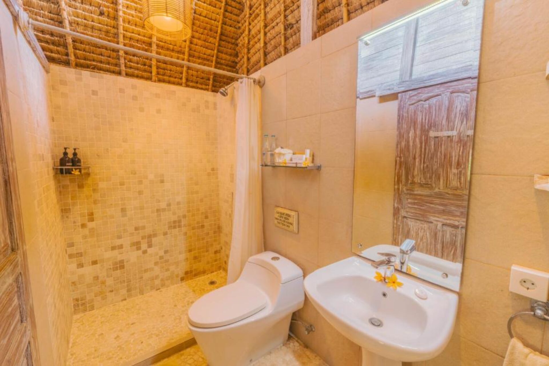 Hai Tide Beach Resort Lembongan Bali Rondreis Indonesie Vakantie Original Asia