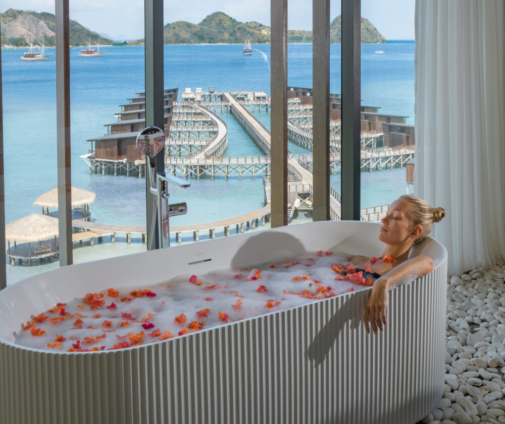 Katamaran Resort Labuan Bajo Rondreis Indonesie Vakantie Original Asia