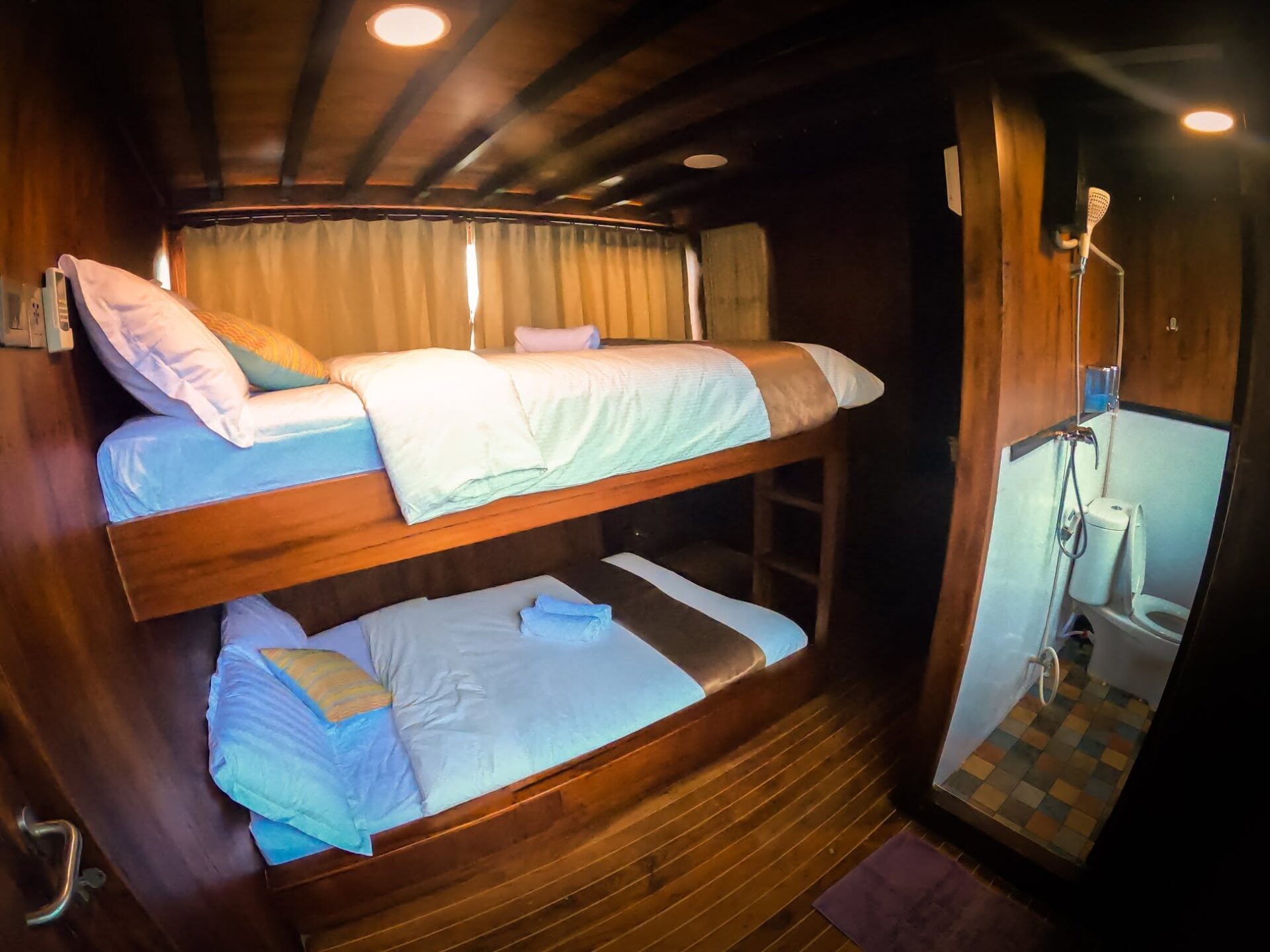 Komodo Boat Jofiel Rondreis Indonesie Vakantie Original Asia