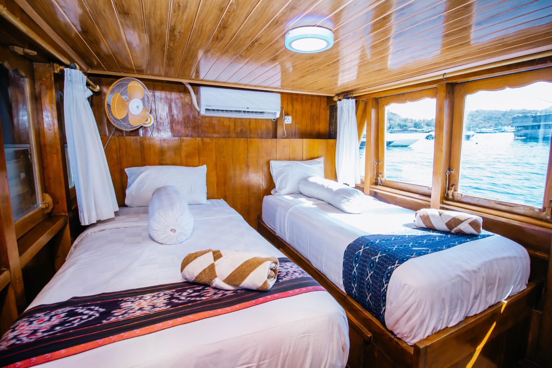 Komodo boat White Pearl 2 Rondreis Indonesie Vakantie Original Asia