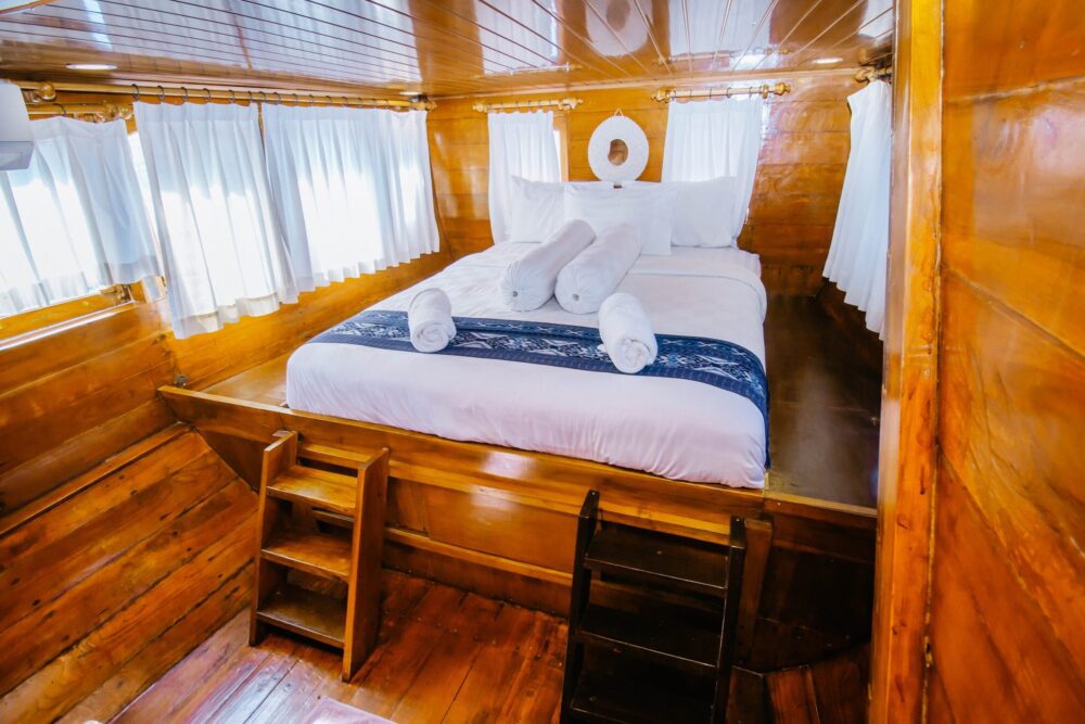 Komodo boat White Pearl 2 Rondreis Indonesie Vakantie Original Asia