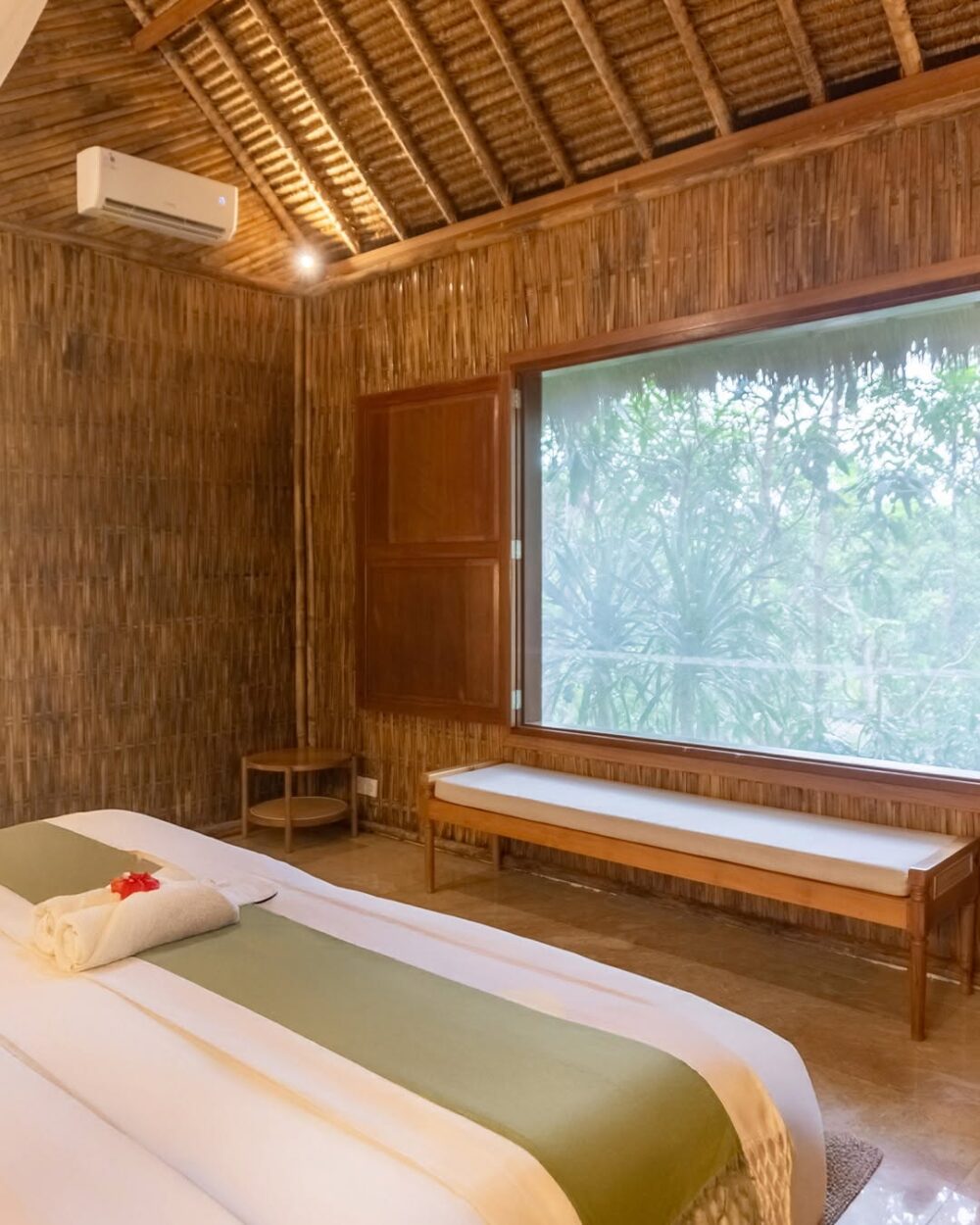 Mesare resort Penida Bali Rondreis Indonesie Vakantie Original Asia
