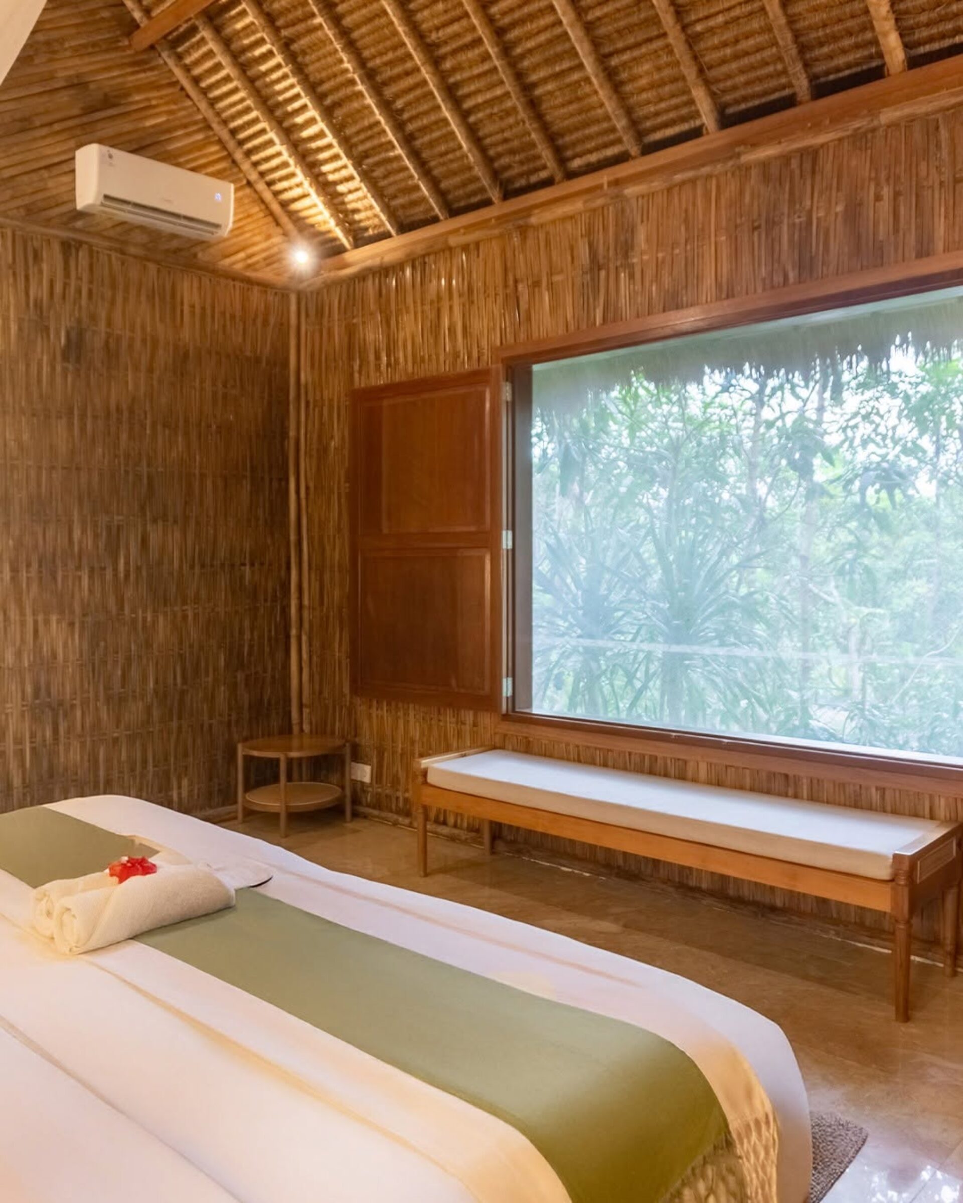 Mesare resort Penida Bali Rondreis Indonesie Vakantie Original Asia
